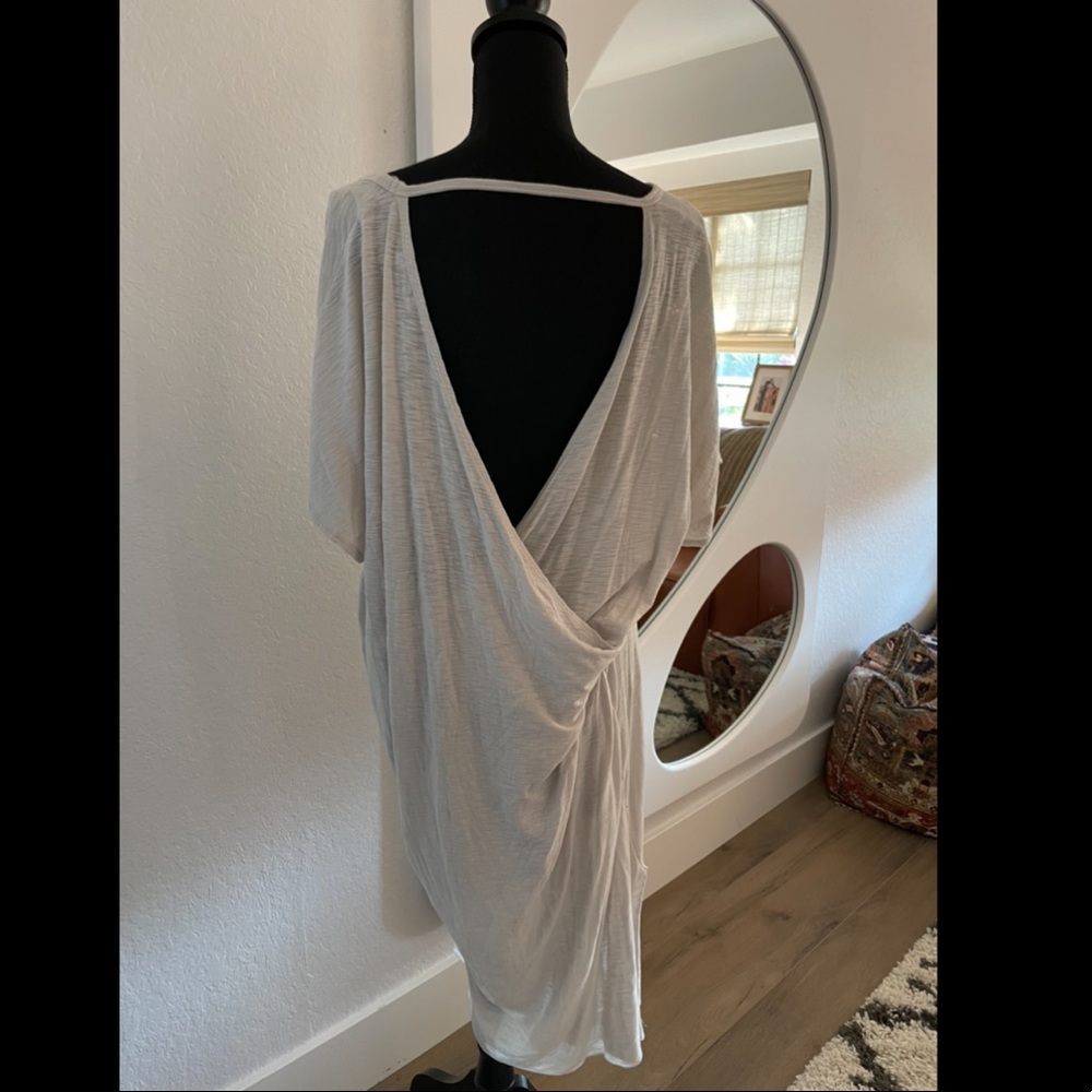 BACKLESS BEACH COVER UP/TUNIC size small